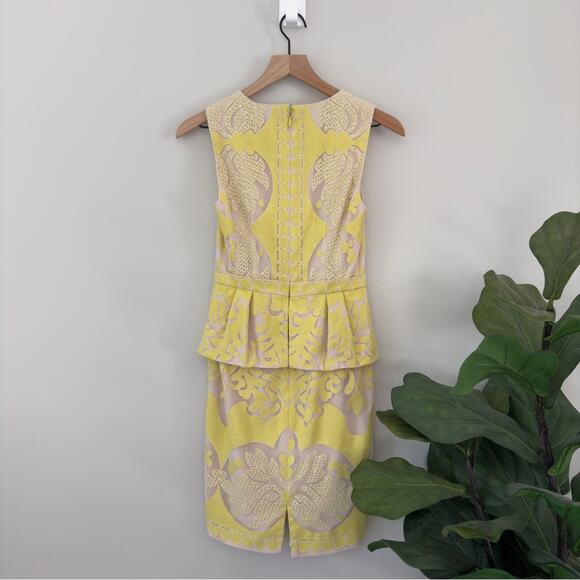 BCBGMaxAzria Sleeveless Mesh Dress Pencil Yellow & Cream Mini Zipper Zip Up Back - Picture 2 of 9